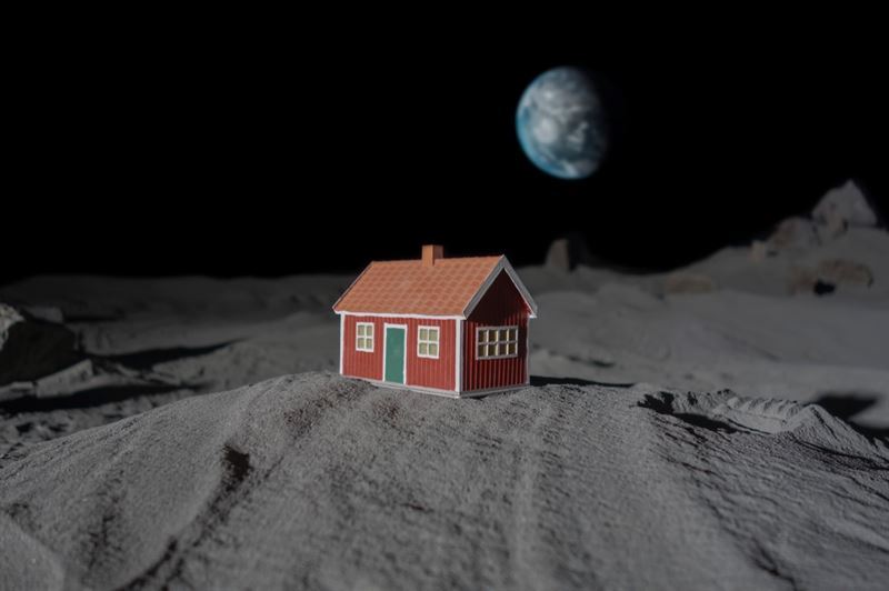 MOONHOUSE